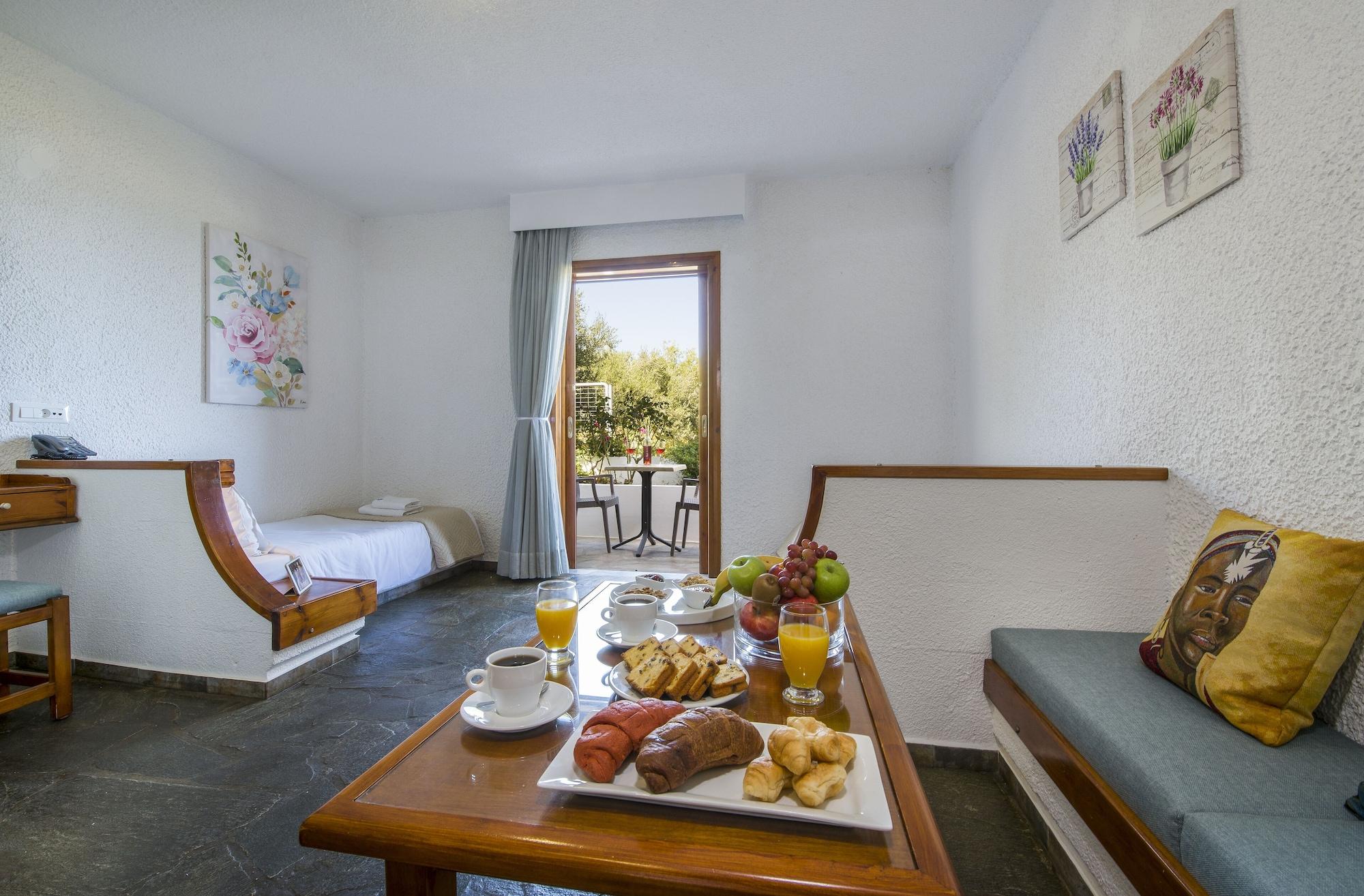 Skala Apartments Agia Marina  Exterior photo