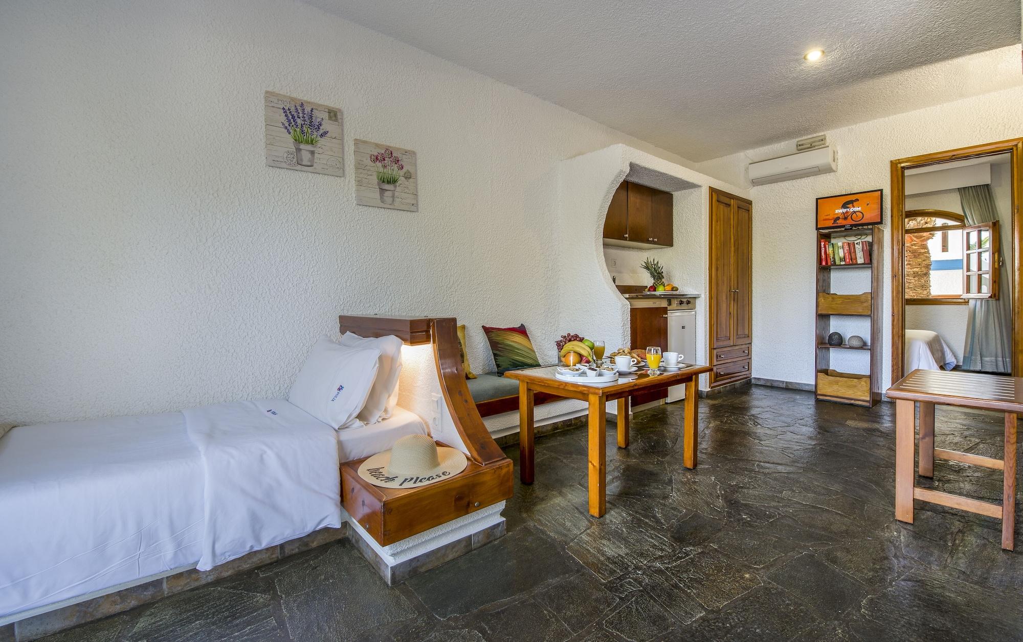 Skala Apartments Agia Marina  Exterior photo