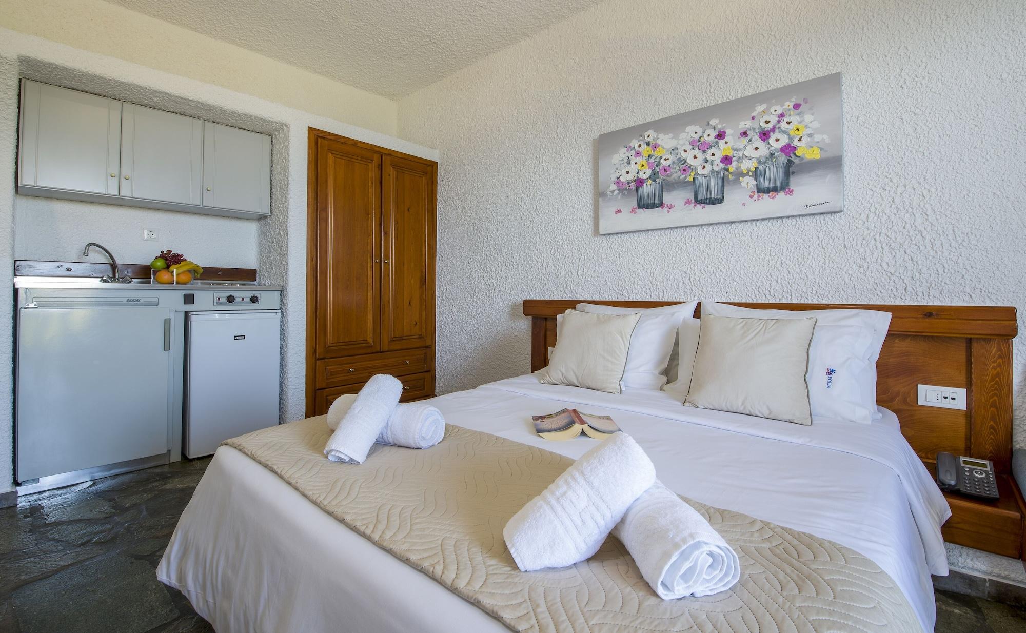 Skala Apartments Agia Marina  Exterior photo